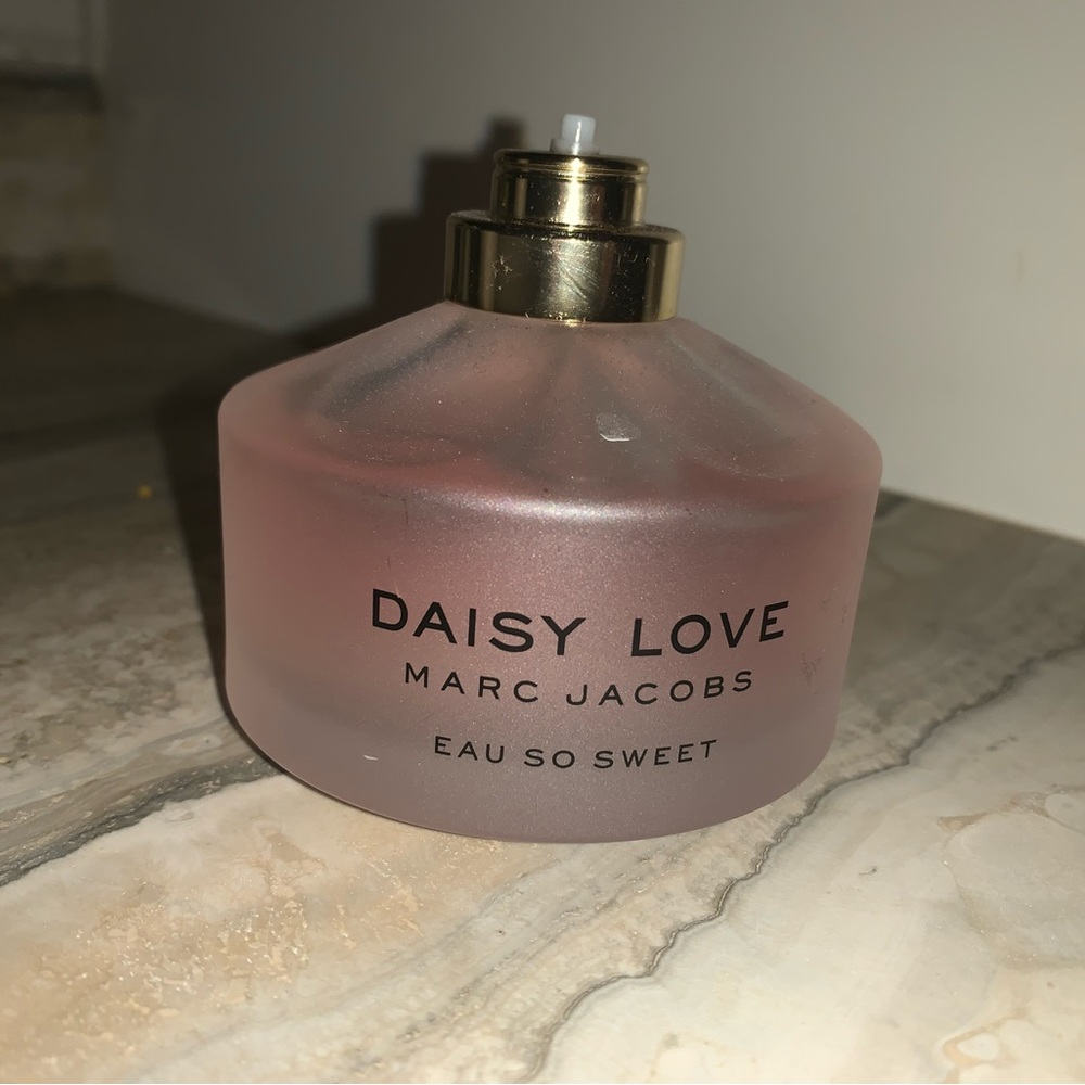 Marc Jacobs Daisy Love Eau So Sweet TESTER (missing lid & cap)